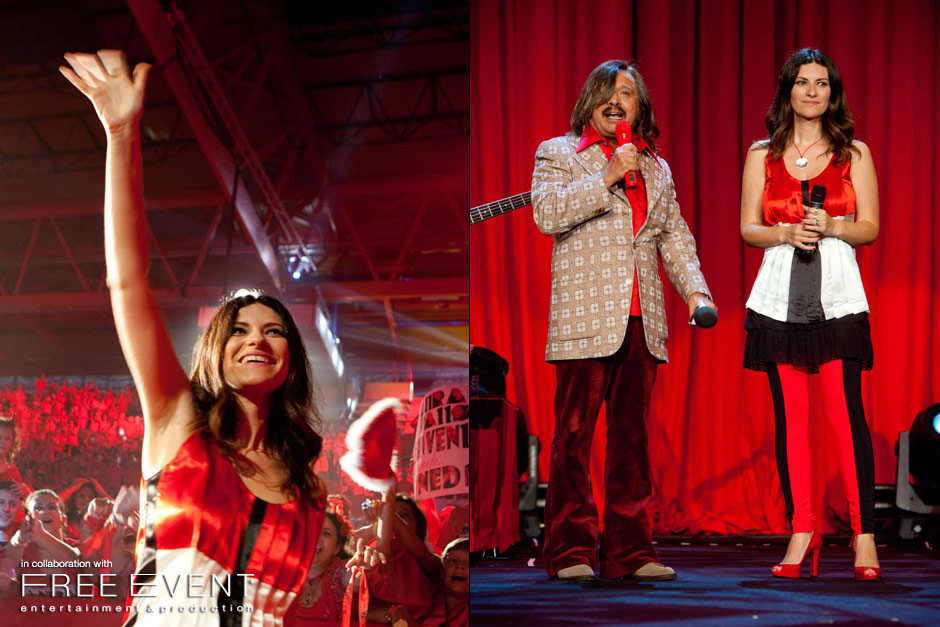 The Red Carpet Party - Laura Pausini Fan Club 2011. Laura Pausini saluta i suoi fans e L