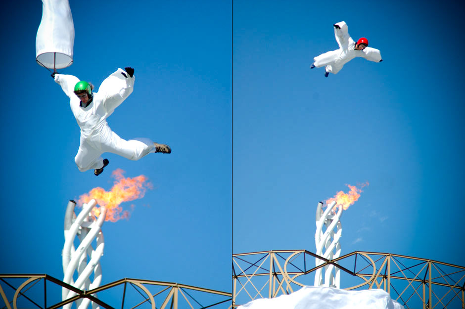 Cerimonia di apertura e chiusura - Olimpiadi invernali Torino 2006. Prove degli acrobati volanti per la cerimonia di chiusura.